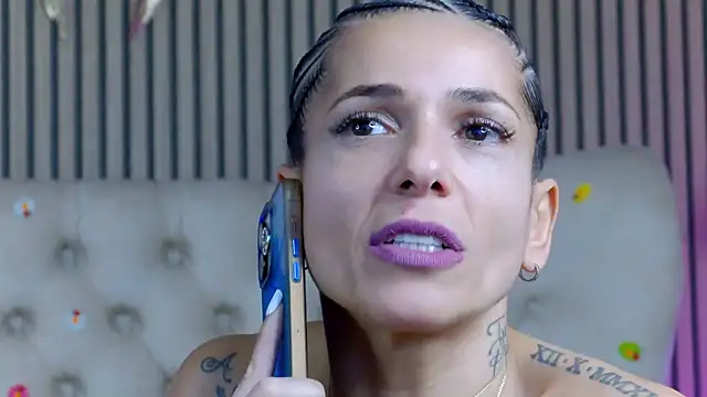 PlayfulShow's Live XXX Chat