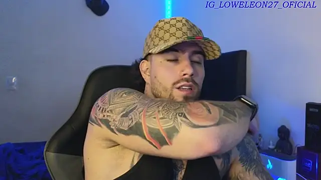 Ades_Lowe: απευθείας συνομιλία ΧΧΧ