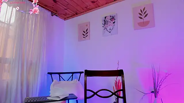 Lauraricci__ Live XXX Chat