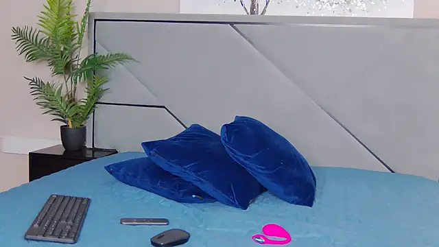 XXX chat uživo modela NicoleRosss