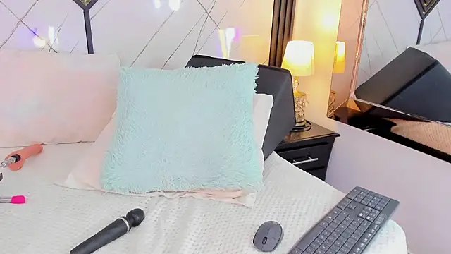 EmilyDiaaz 라이브 XXX 채팅