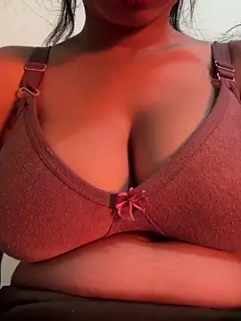 Dilnaazz 即時 XXX 聊天