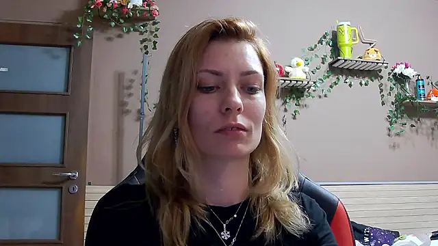 karo123421 Chat XXX live