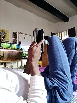 KeptupInosine Show in webcam