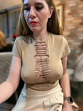 Chat +18 de didihairypussy ao vivo