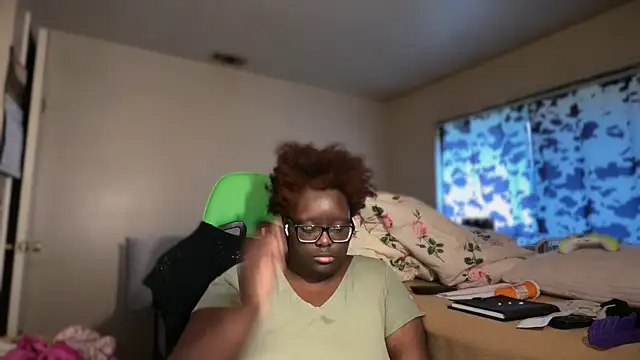 -Yagurlwest Chat XXX live