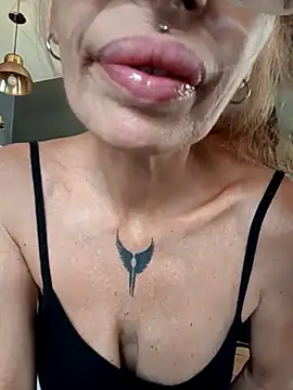 FrozenWaffle élő XXX-chatje