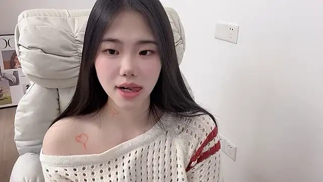 suki-1 Chat XXX live