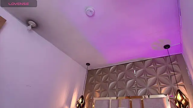 Queen_perla_'s Live XXX Chat