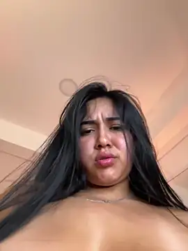 Sara__collins__ Show Webcam