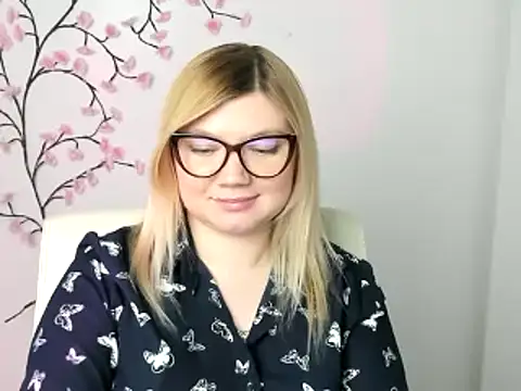 Lola_moreeのライブXXXチャット