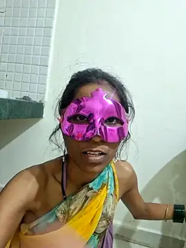 Desi_Sayli_Bhabhi 现场XXX聊天