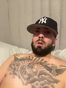 Jamall27: διαδικτυακό σόου στην κάμερα