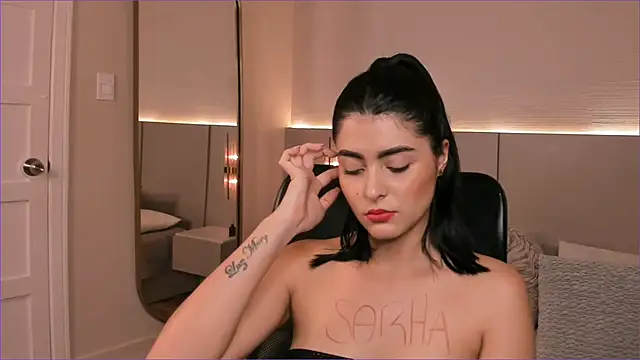 SarhaVega 即時 XXX 聊天