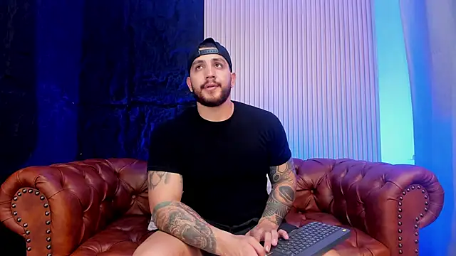 XXX chat uživo modela KyleNorth_