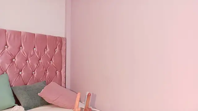 XXX chat uživo modela Scarlet_Vixen_