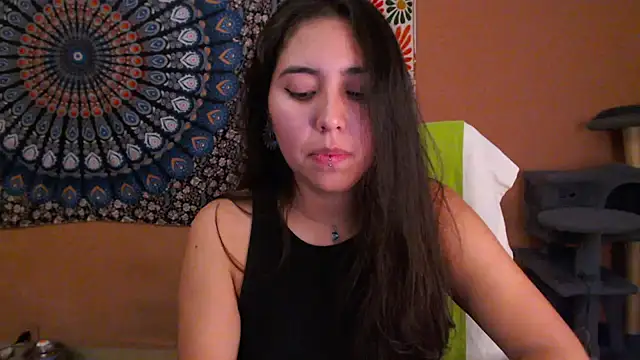 IntimateTales 现场XXX聊天