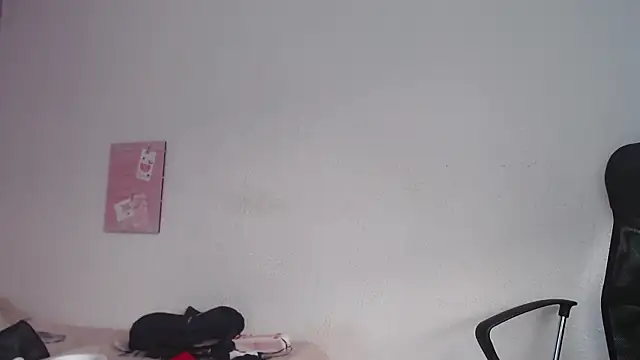 CarolineAikos Adlı Modelin Canlı XXX Sohbeti