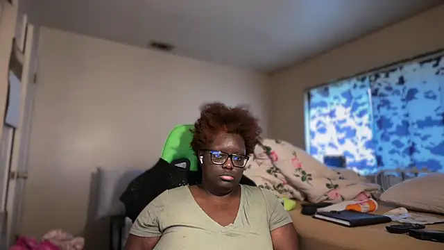 -Yagurlwest 即時 XXX 聊天