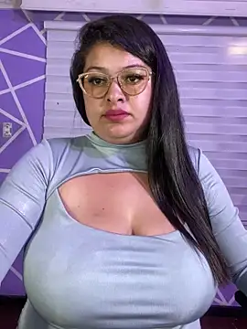 MiiaaJoness 在線直播表演