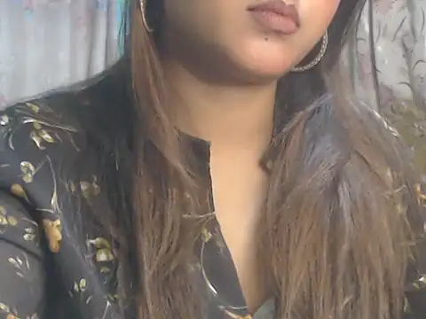 NancyRuvi Adlı Modelin Canlı XXX Sohbeti