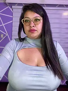 MiiaaJoness Show Webcam