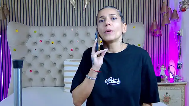 PlayfulShow Chat XXX live