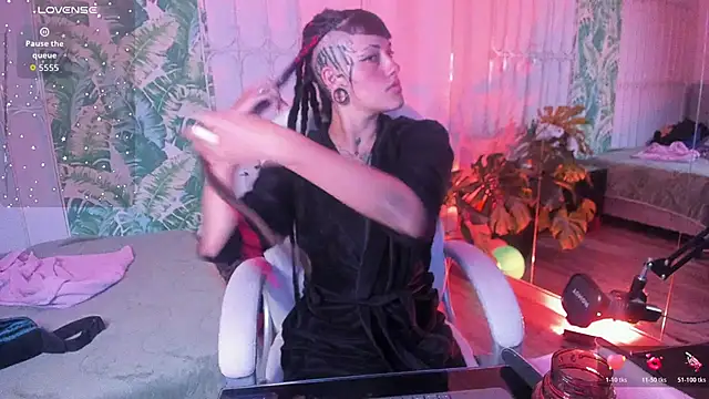 _sharlotte777のライブXXXチャット