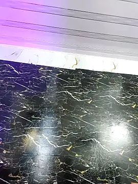 crislingery_dolli's Webcam Show