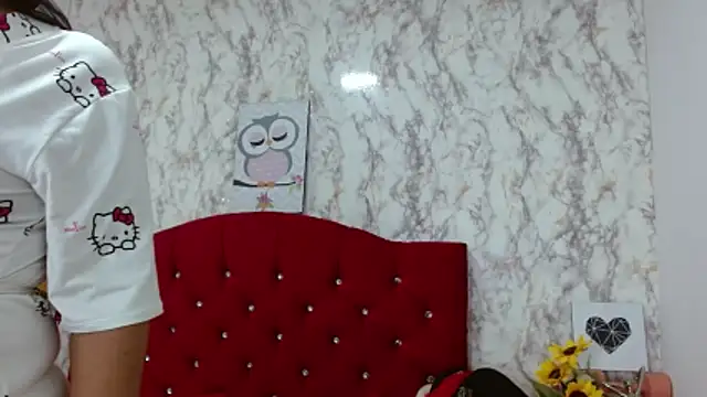 _Danna_Milf_ Adlı Modelin Canlı XXX Sohbeti