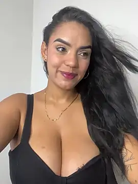 Sara-77's Live XXX Chat