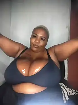 แชท XXX สดของ queenbusty