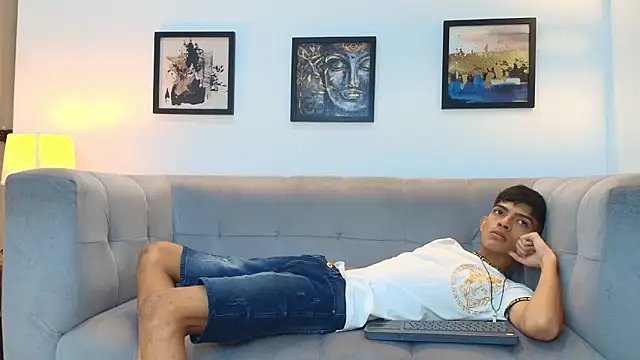 PRETTY_SEX1's Live XXX Chat