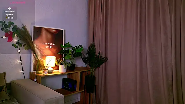 FieryPollyのライブXXXチャット