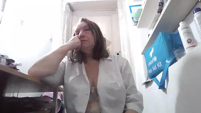 AnnaLive570's Live XXX Chat