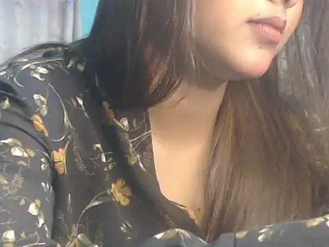 NancyRuvi Adlı Modelin Canlı XXX Sohbeti