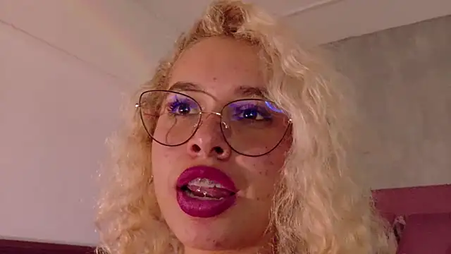 Haelycute 现场XXX聊天