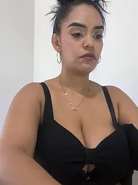 Sara-77 Chat XXX in diretta