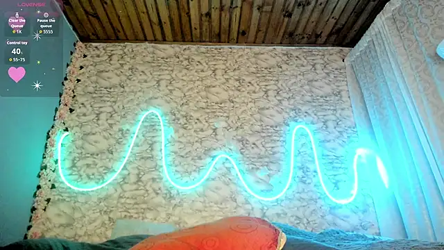 Morochaa-fire élő XXX-chatje