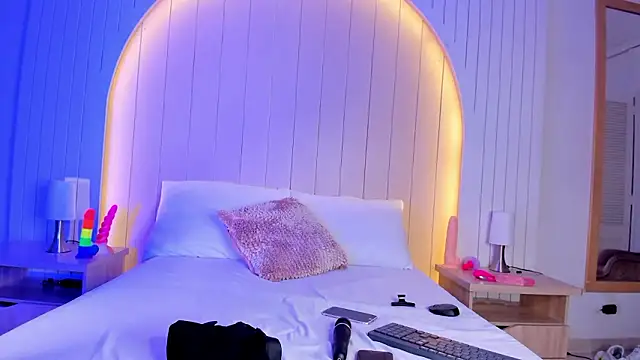 ALICESANDOVAL: онлайн-секс-чат