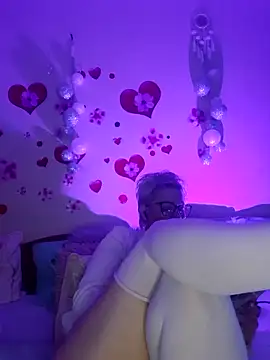 BellaBellaHot's Live XXX Chat