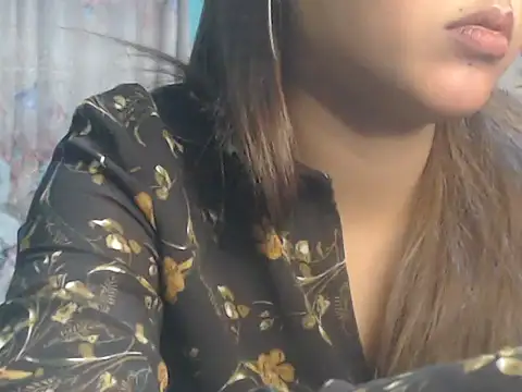 NancyRuvi élő XXX-chatje