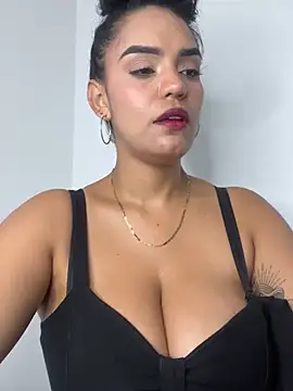 Czat XXX na żywo – Sara-77