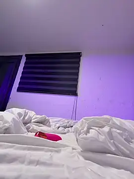 XXX chat uživo modela husbandandwifetobe