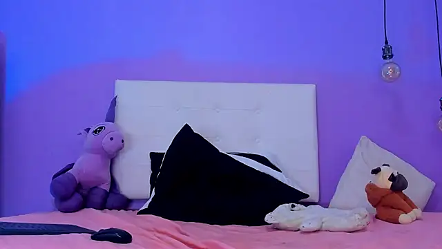 Charlotte11-11 Live XXX Chat