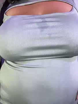 MiiaaJoness' Live XXX Chat