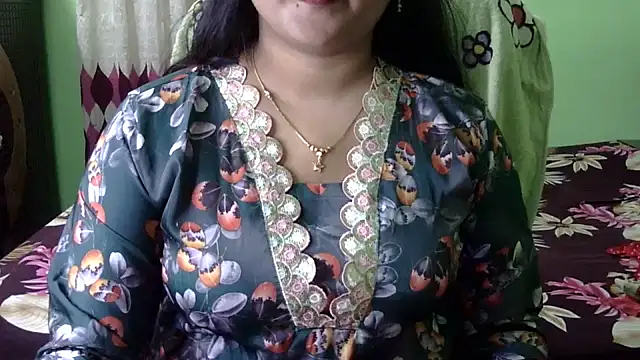 BengaliQueenStarのライブXXXチャット