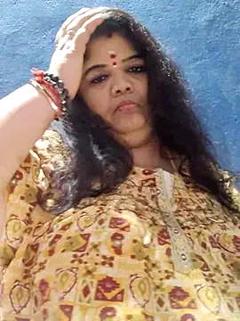 tamilthanushri élő XXX-chatje