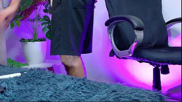 4L3JX Adlı Modelin Canlı XXX Sohbeti