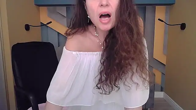 EllaLong live XXX chat